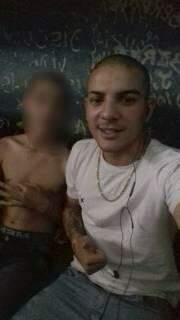 De dentro da cadeia em Campo Grande, detento publica selfies no Facebook