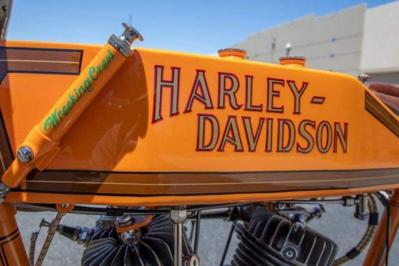 Harley Davidson 11-K de 1915, foi encontrada na Argentina e restaurada para ser colocada a venda em leilão