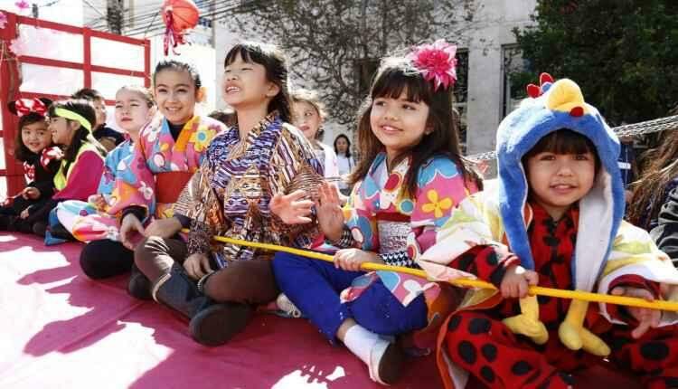 Momento único, desfile faz crianças acordarem de madrugada com sorriso no rosto