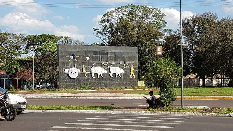 Feliz aniversário Campo Grande - Monumento Carro de Boi, que marca o ponto inicial da colonização. | Foto: Tatiana Marin