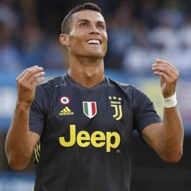 Nike faz homenagem a Cristiano Ronaldo em Turim e lança desafio