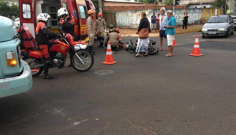 VÍDEO: Motorista bate em motociclista e foge sem prestar socorro