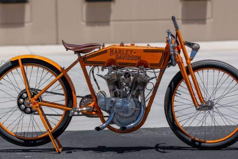 Harley Davidson 11-K de 1915, foi encontrada na Argentina e restaurada para ser colocada a venda em leilão