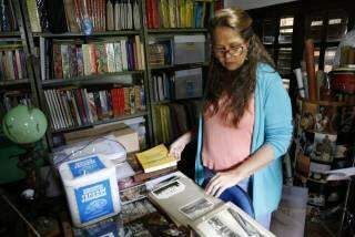 Com títulos a perder de vista, bibliotecas pessoais são verdadeiros 'xodós'