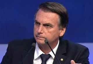 Bolsonaro recua e afirma que participará de três debates