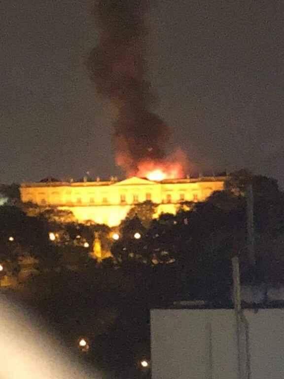 Incêndio atinge Museu Nacional (Quinta da Boa Vista)