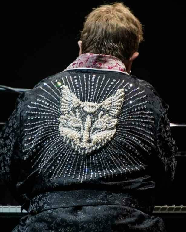 Elton John veste Gucci em turnê de despedida