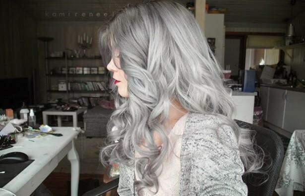Granny Hair:  o cabelo cinza da moda.