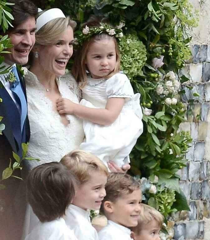 Príncipe George e princesa Charlotte brilham no casamento de amiga de Kate Middleton