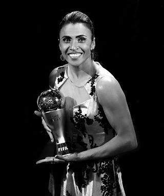 Marta é eleita melhor do mundo da FIFA pela 6ª vez