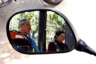 Mesmo com aplicativos, mototaxistas dizem que preço e agilidade garantem clientes