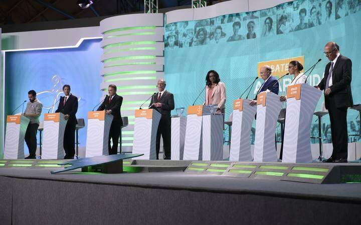 Sem Bolsonaro, Haddad rivaliza com Alckmin e Meirelles em 1º debate na TV