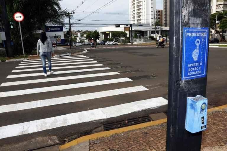 8 pesadelos que os pedestres enfrentam nas ruas de Campo Grande