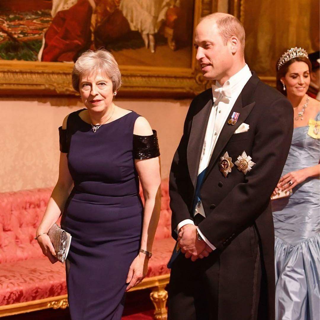 Kate Middleton usou tiara icônica da princesa Diana em banquete real.