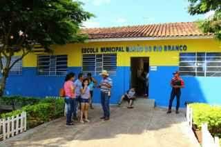 Em distrito de Campo Grande, tempo médio na cabine de votação é de 5 minutos