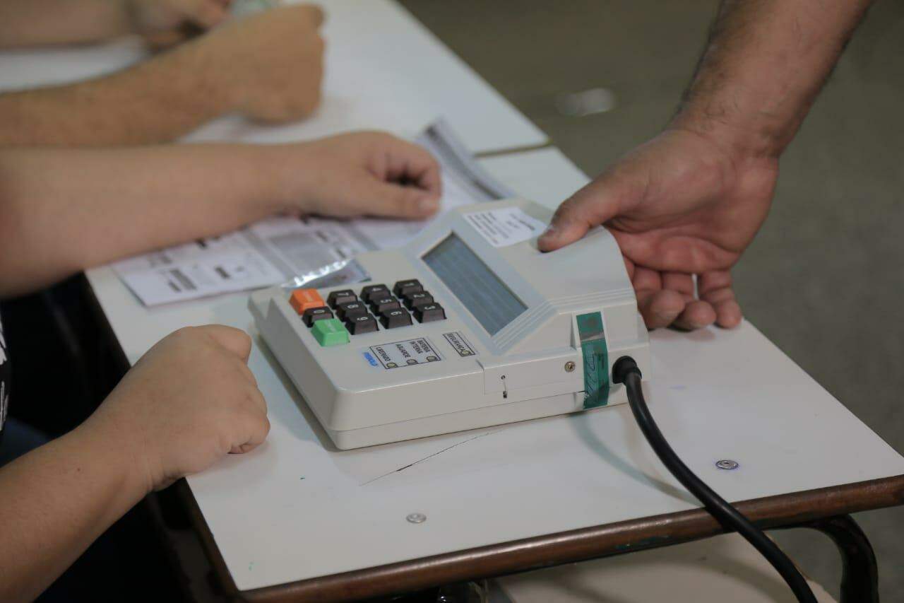 Fake news: TRE-MS nega informação que urnas não processam voto para presidente
