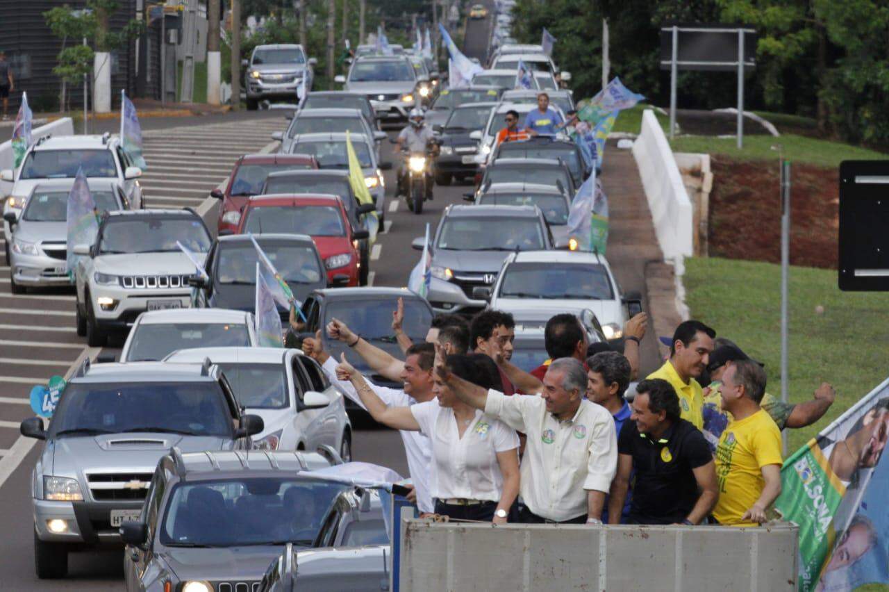 Em último ato de campanha, Reinaldo reúne milhares em grande carreata na Capital
