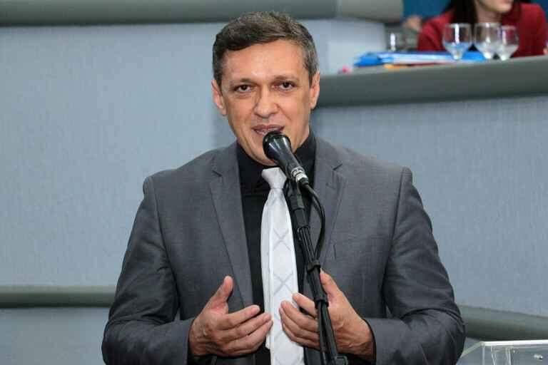 Único vereador eleito comemora ‘chapa fantástica' com PSL e ‘onda Bolsonaro'