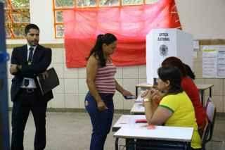 VÍDEO: no maior colégio eleitoral da Capital, eleitores começaram a chegar às 5h30