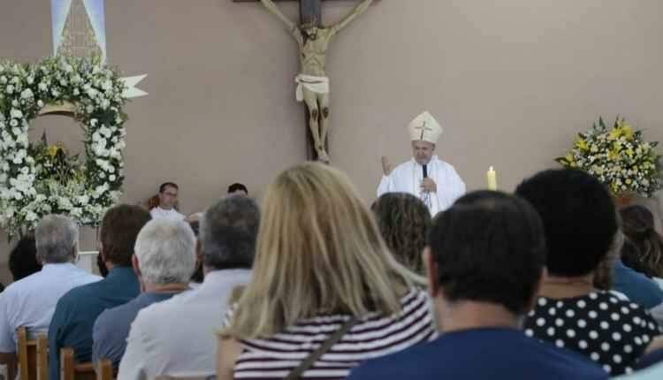 Devotos se reúnem para celebrar Nossa Senhora Aparecida em Campo Grande