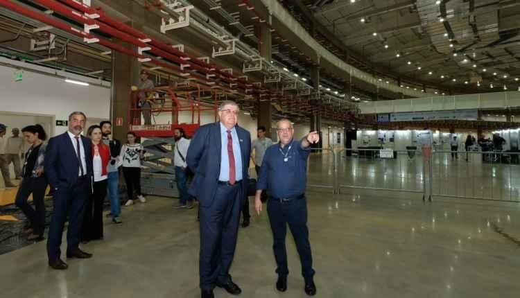 Marun faz visita técnica em laboratório de elétrons mais moderno do mundo