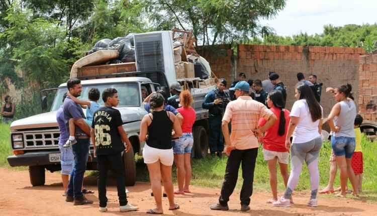 Despejados de casa, mãe e os três filhos precisarão ‘de toda ajuda possível’