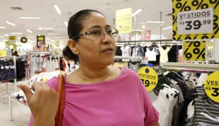 Black Friday: Procon faz ‘batida' em shopping para fiscalizar lojas