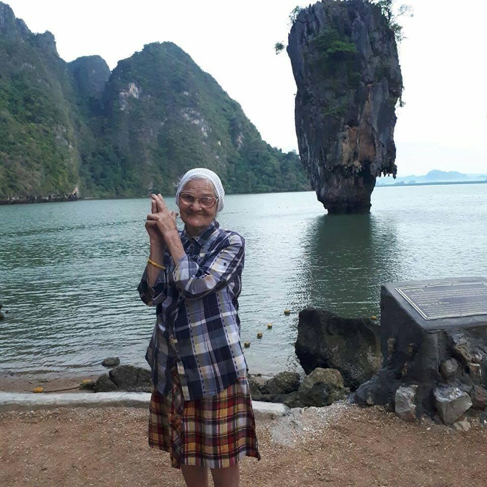 Russa de 91 anos viaja sozinha pelo mundo e faz sucesso no Instagram.