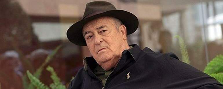 Bernardo Bertolucci, mestre do cinema italiano, morre aos 77 anos.