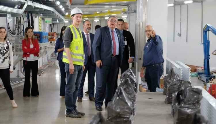 Marun faz visita técnica em laboratório de elétrons mais moderno do mundo