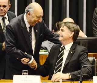 Bolsonaro e senador Pedro Chaves se encontram no Congresso