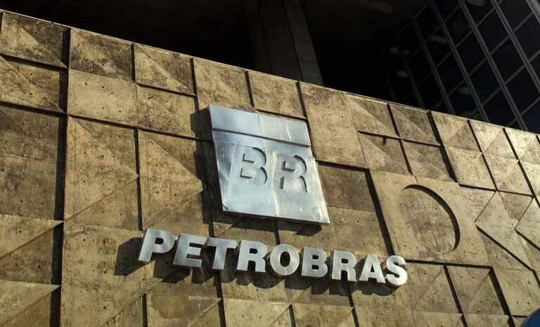 Roberto Castello Branco deve assumir presidência da Petrobras, diz Guedes