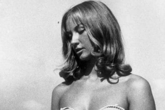 Há 61 anos esta mulher era multada por usar biquíni na praia