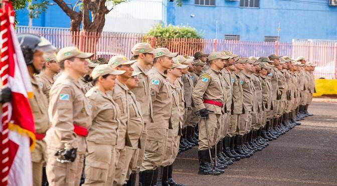 Governo fixa o efetivo e define subsídio de mais de 13 mil policiais e bombeiros militares