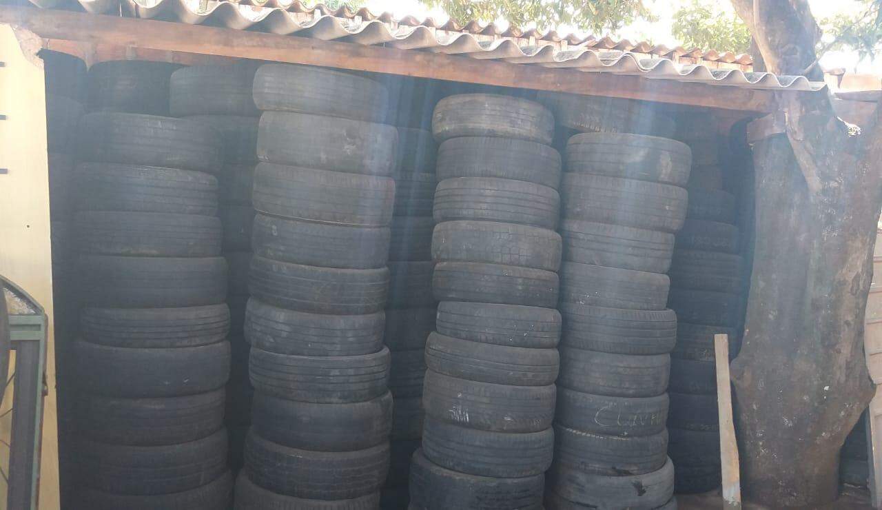 Artesã campo-grandense transforma pneus em peças de decoração personalizadas