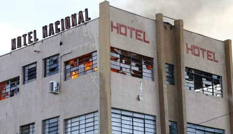 IMAGENS: incêndio destrói andar de Hotel Nacional em Campo Grande