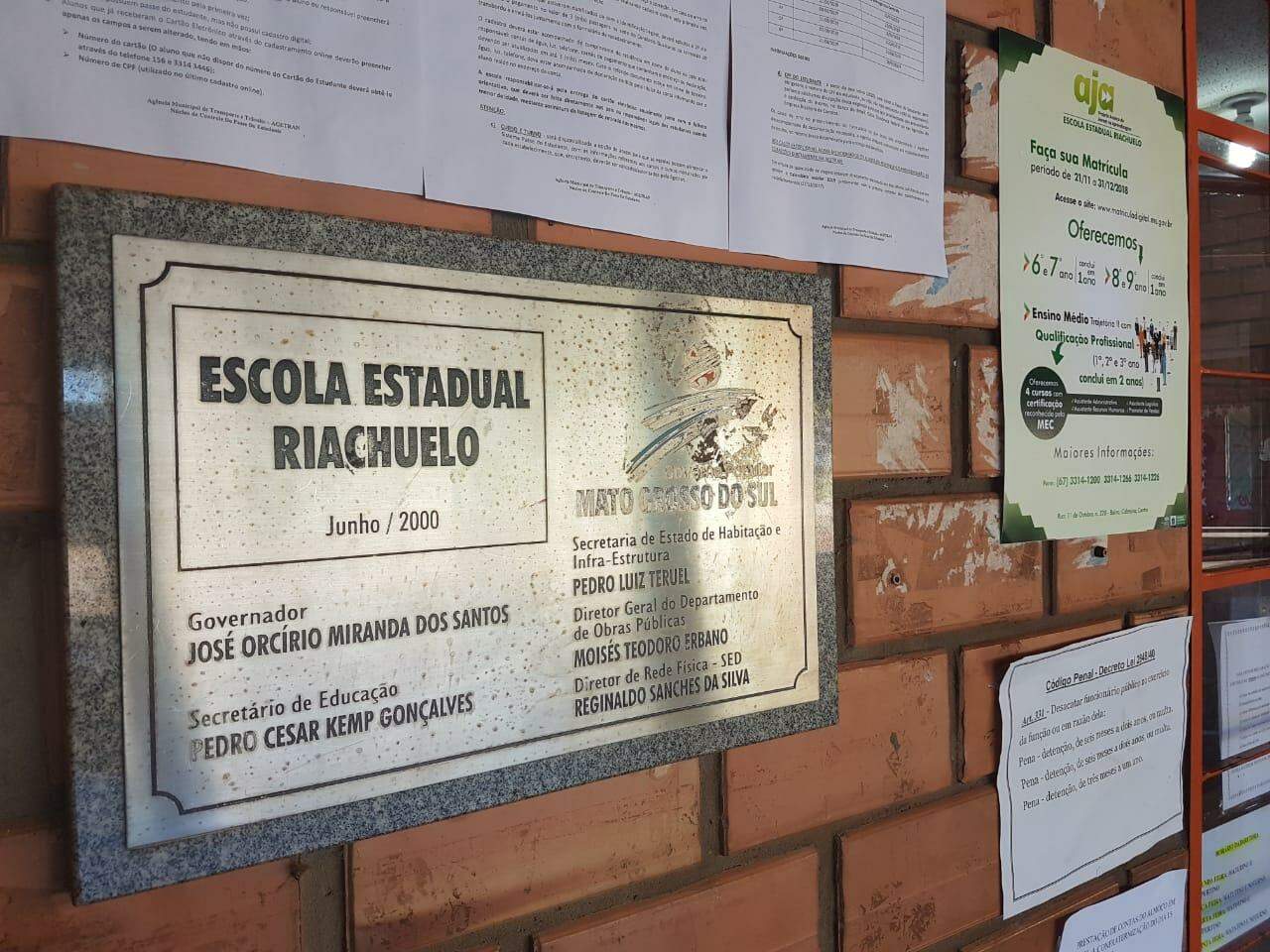 Pais, alunos e professores lamentam desativação de escola Riachuelo após 61 anos de funcionamento