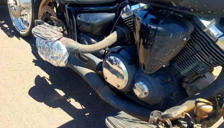 Motociclistas aproveitam congestionamento e fazem 'churrasco' em escapamento