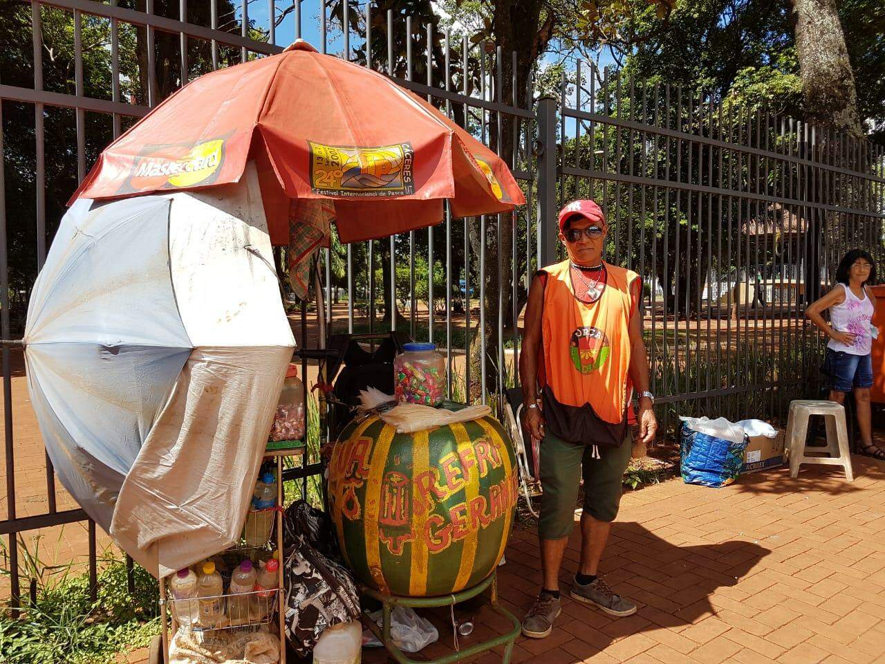 Praça Ary Coelho: fechou hoje para manutenção e quem precisou usar o banheiro 'ficou na mão'