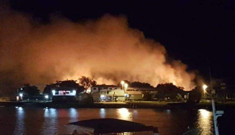 Fogo em lixo de terreno baldio causa incêndio em Isla Margarita, na fronteira com MS