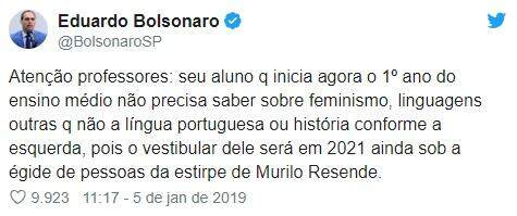 Para defender irmão, Carlos Bolsonaro xinga youtuber e envolvidos protagonizam baixaria