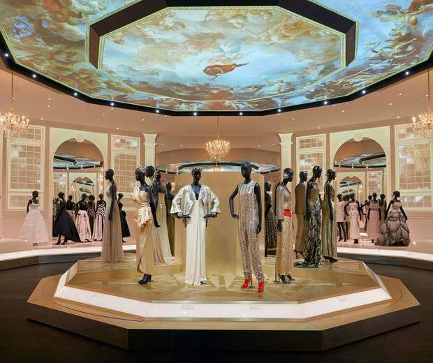 Dior desembarca em Londres com exposição icônica
