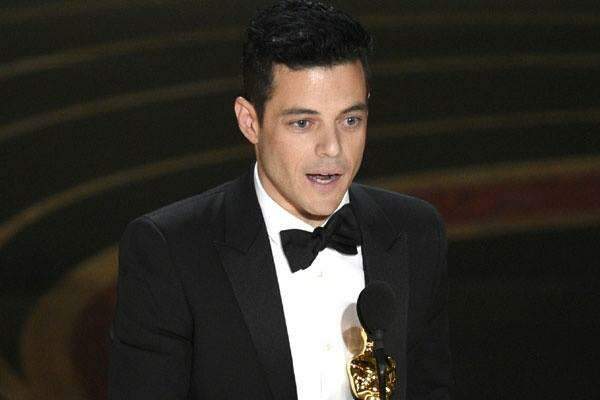Rami Malek leva Oscar de melhor ator por "Bohemian Rhapsody".