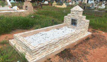 Sepulturas destruídas deixam caixões e até restos mortais expostos em cemitério da Capital