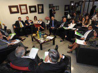 Governador está reunido com bancada federal em Brasília