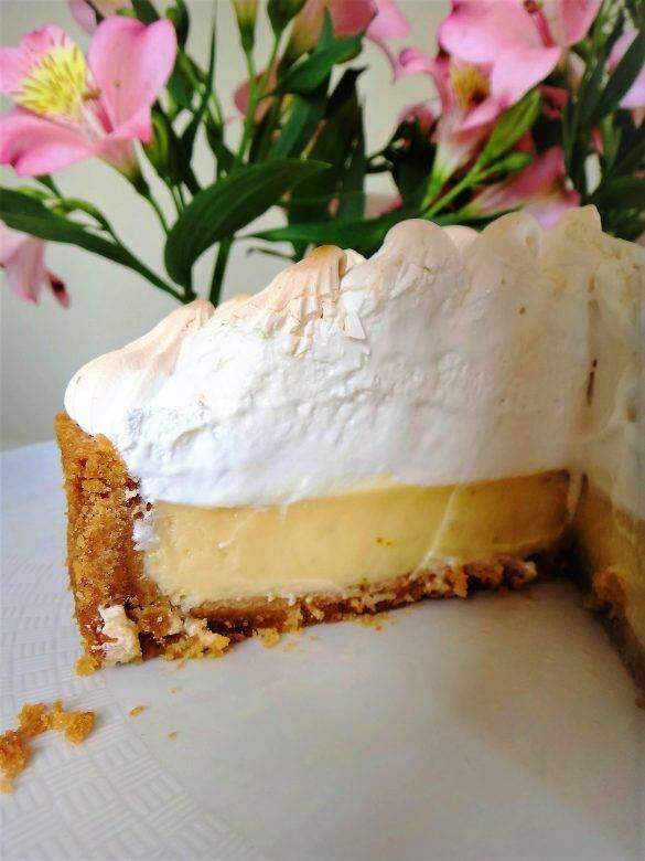 A divina Torta de limão com merengue.