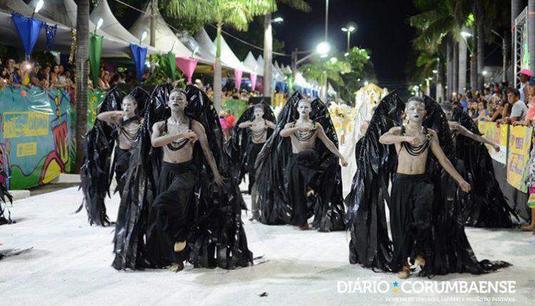 Primeira noite: Cinco escolas desfilam brilho e alegria no Carnaval de Corumbá