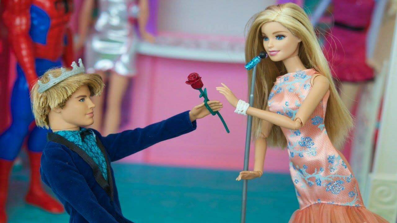 Boneca mais famosa do mundo, Barbie completa 60 anos