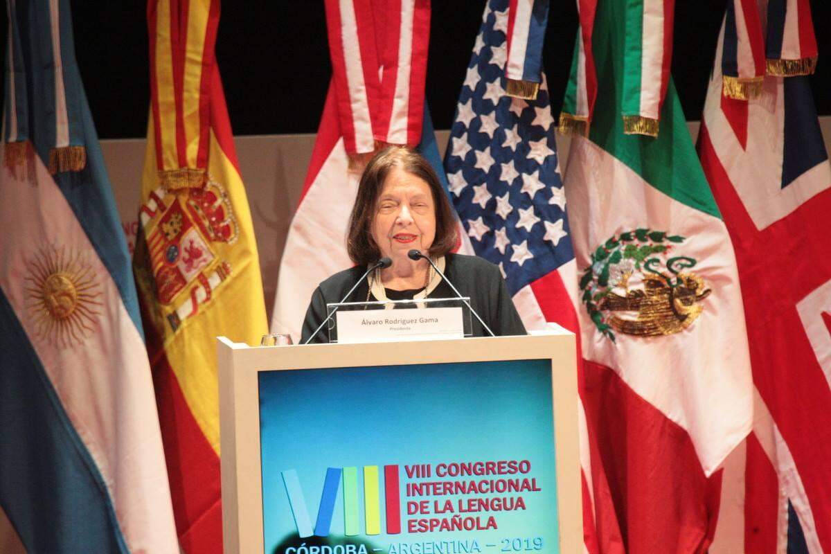 Nossa gloriosa imortal Nélida Piñon inaugura o VIII Congresso de La Lengua Espanola.