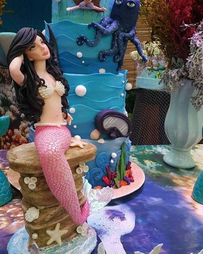 Festa de aniversário de Anitta tem cardápio vegano e fundo do mar como decoração.
